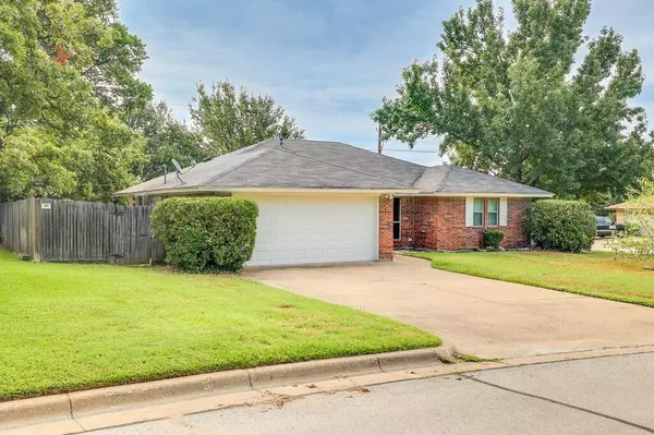 Arlington, TX 76016,4315 Woodmeadow Court
