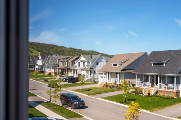 Blue Mountains, ON L9Y 0R4,135 Courtland ST