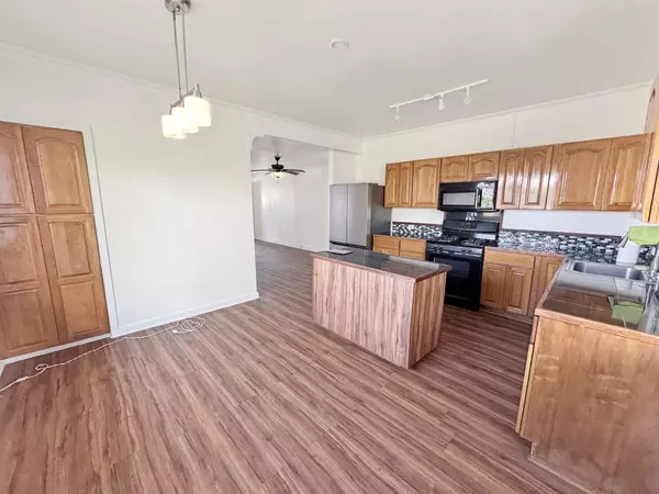 Hilo, HI 96720,136 MAUNA LOA ST