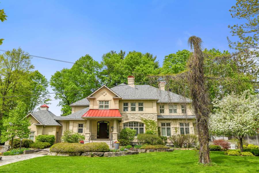 29 Mackinnon RD, Rockcliffe Park, ON K1M 0G4