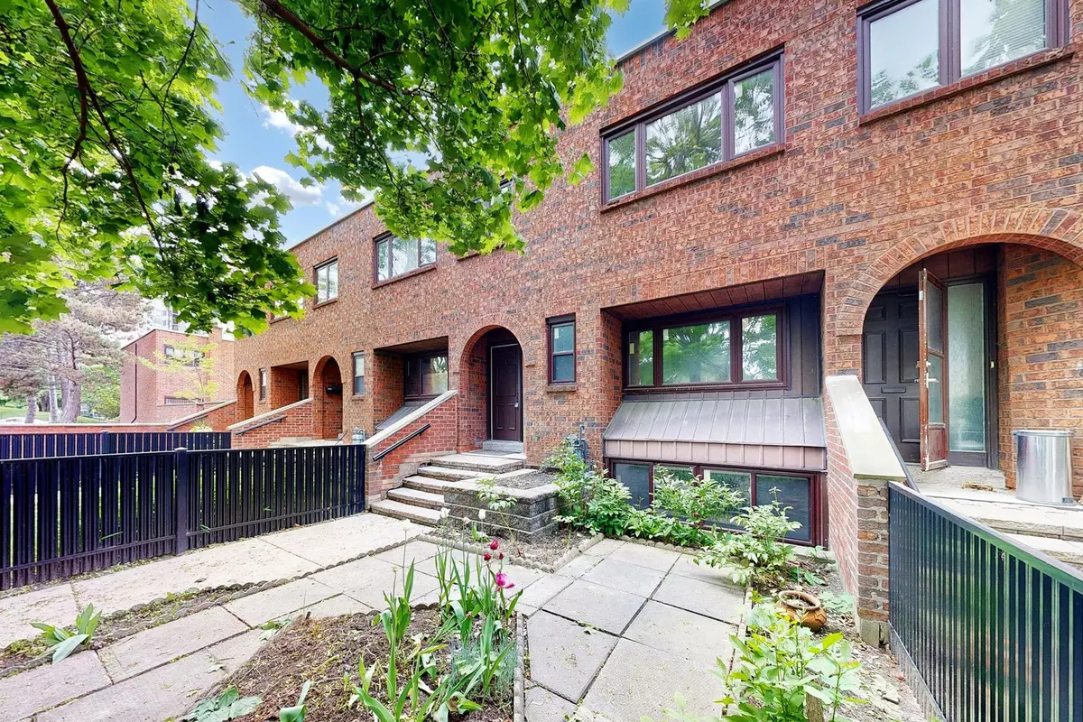 Toronto C07, ON M2R 3N2,1305 Steeles AVE W