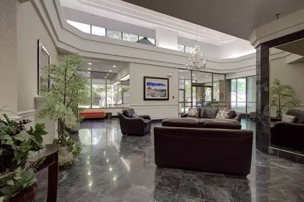 Mississauga, ON L5J 4R4,1271 Walden CIR #704