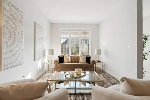 Oakville, ON L6H 3W8,1428 Ford Strathy CRES