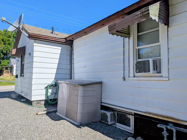 Niagara Falls, ON L2G 6E5,4132 Chippawa Pkwy