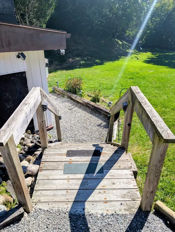 Niagara Falls, ON L2G 6E5,4132 Chippawa Pkwy