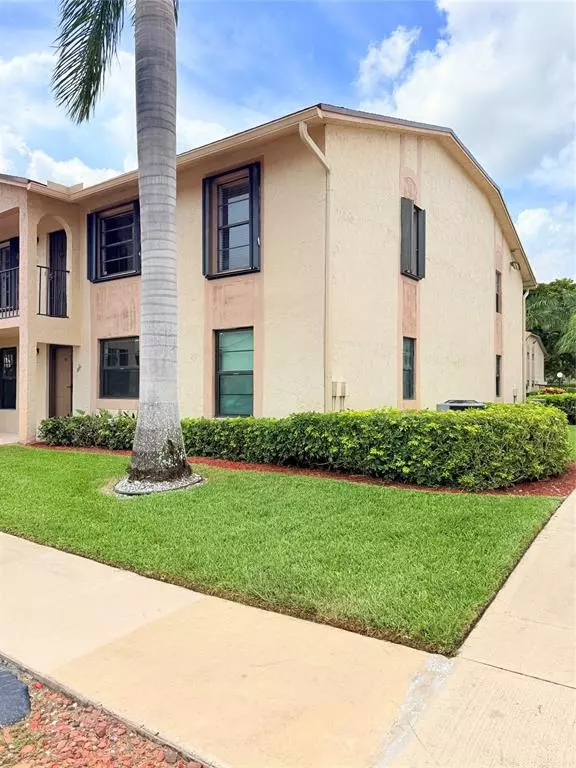 Boca Raton, FL 33428,9466 Boca Cove Cir #305