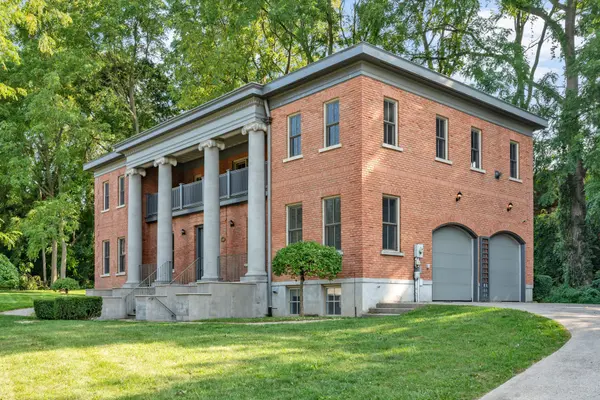 Niagara Falls, ON L2J 4L6,6638 Calaguiro DR