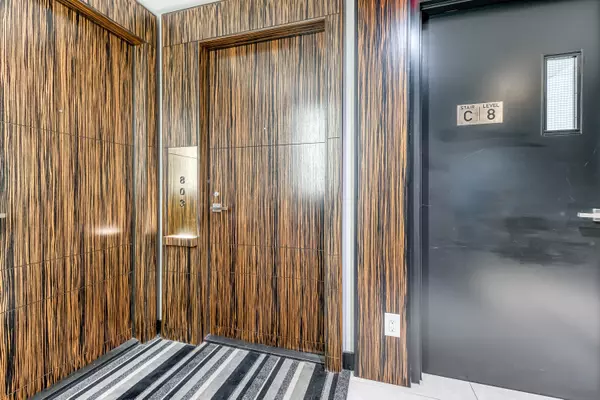 Toronto C04, ON M4N 0A5,3018 Yonge ST #803