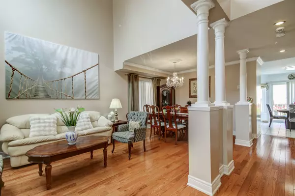 Brampton, ON L6R 2J7,45 Marbleseed CRES