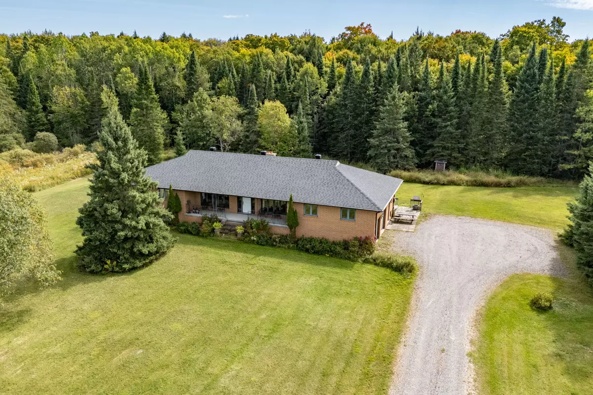 Muskoka Lakes, ON P1L 1X4,1419 Beatrice Townline RD