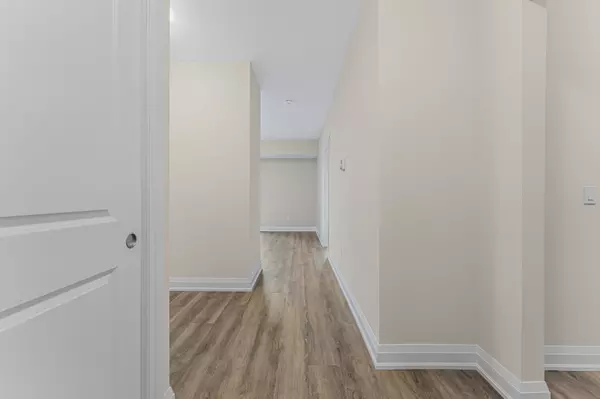 Pelham, ON L0E 1E1,118 Summersides BLVD #303