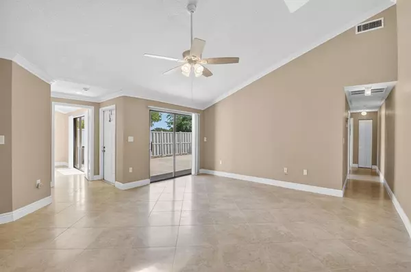 Boca Raton, FL 33496,9818 Boca Gardens Trl #B