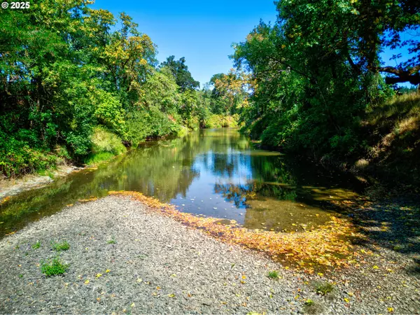 Oakland, OR 97462,721 COLE RD