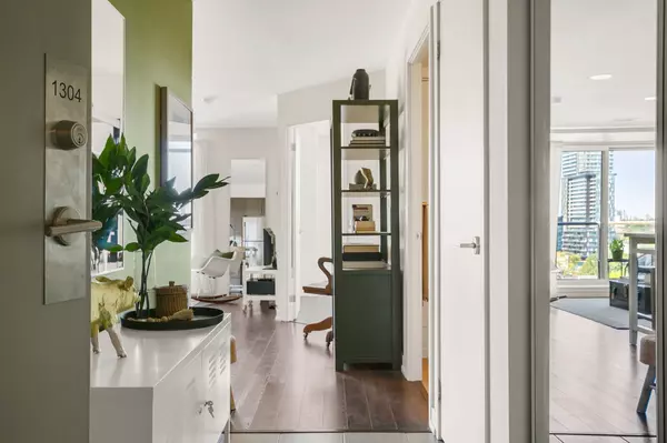 Toronto W02, ON M6H 4K5,812 Lansdowne AVE #1304