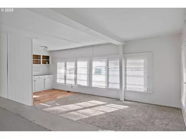 Coos Bay, OR 97420,91319 GRINNELL LN