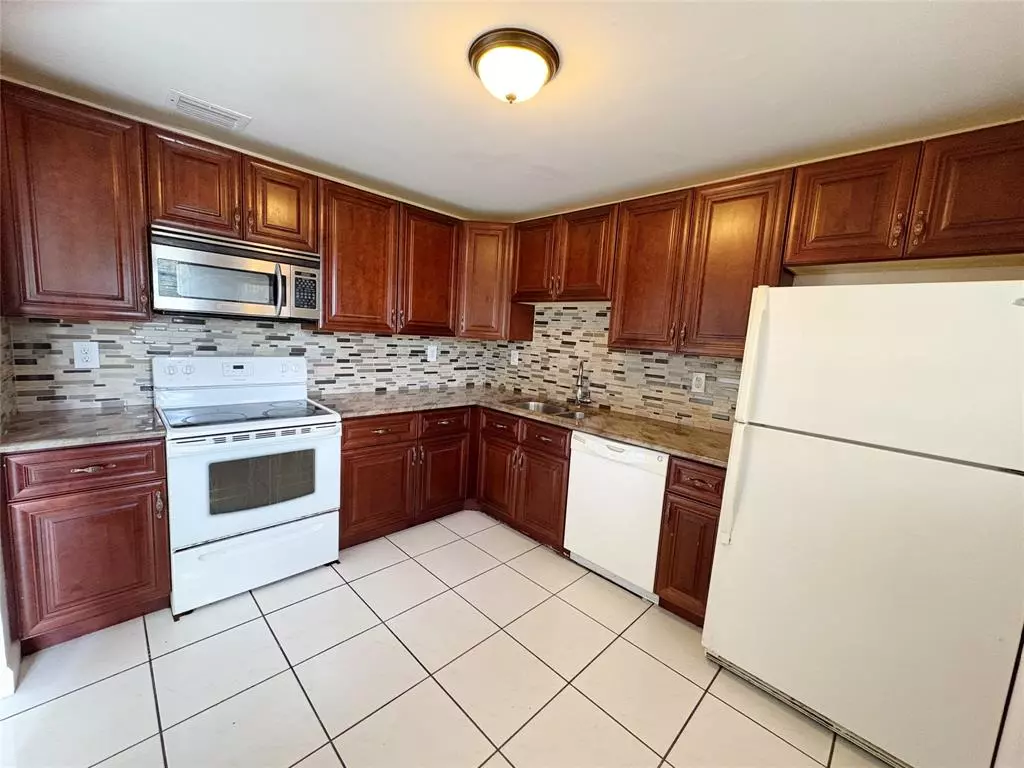 Davie, FL 33324,2510 SW 81st Ave #106