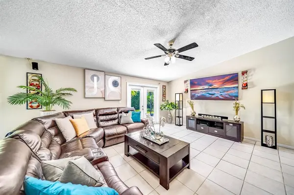 West Palm Beach, FL 33407,2533 Doral Way