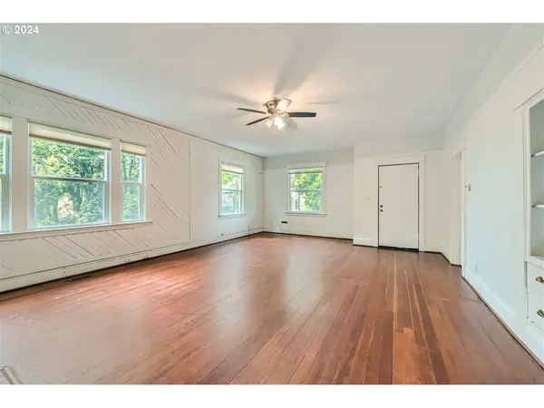 Portland, OR 97202,3904 SE CLINTON ST