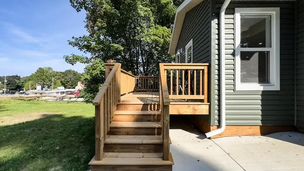 South Bruce Peninsula, ON N0H 2T0,290/298 Frank ST