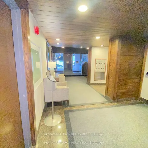 349 St Clair AVE W #115, Toronto C02, ON M5P 1N3