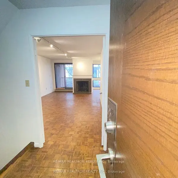 349 St Clair AVE W #115, Toronto C02, ON M5P 1N3