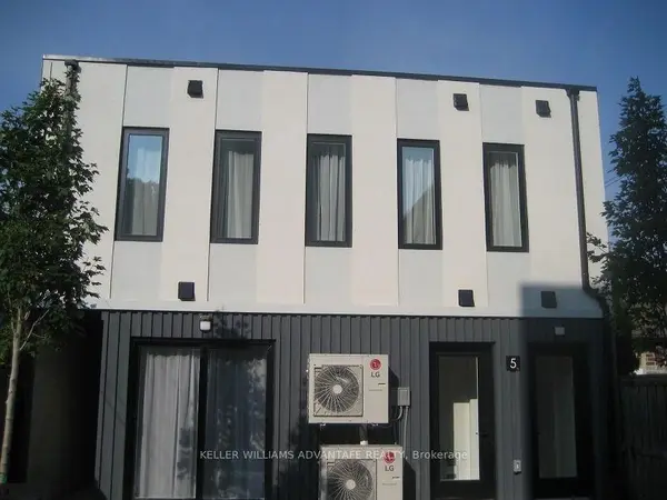 12 Batavia AVE, Toronto W03, ON M6N 4A2