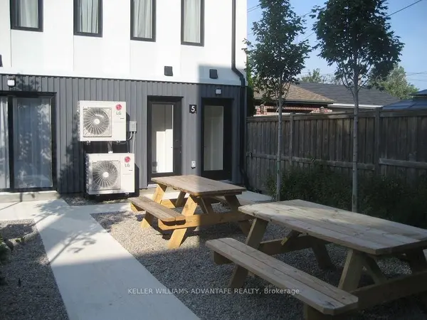 12 Batavia AVE, Toronto W03, ON M6N 4A2