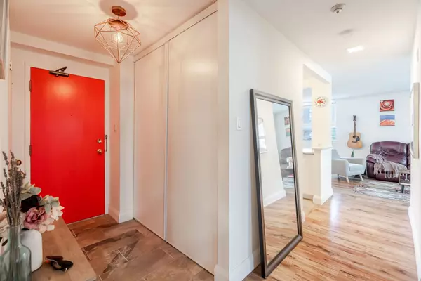 West Centre Town, ON K1Y 4S9,110 Forward AVE #401