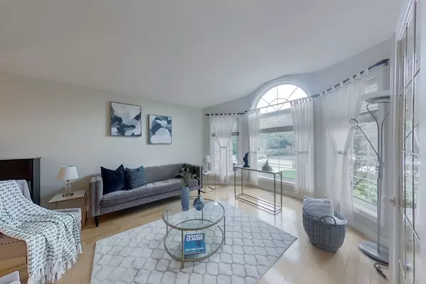 Waterloo, ON N2T 2T9,517 Buckingham BLVD