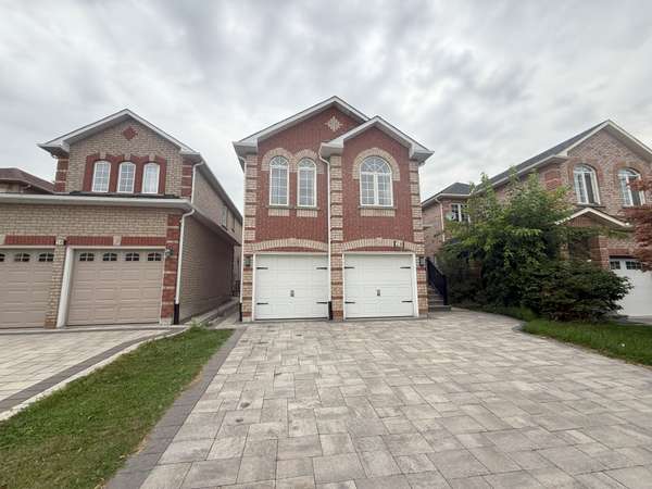 28 Quantum ST, Markham, ON L3S 4J5