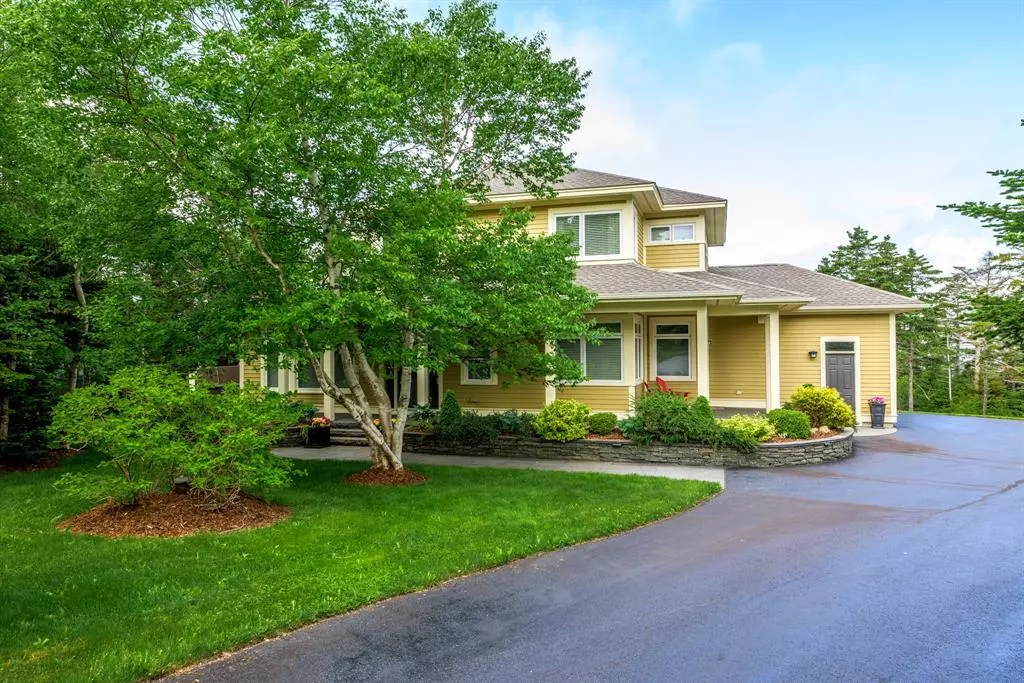 Portugal Cove - St. Philips, NL A1M 1Z3,11 Country Garden Road