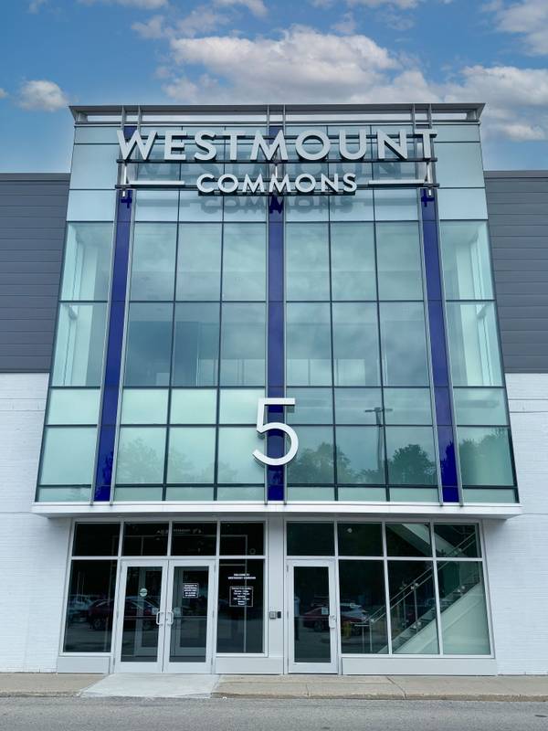 785 Wonderland RD S #Unit J15, London South, ON N6K 1M6