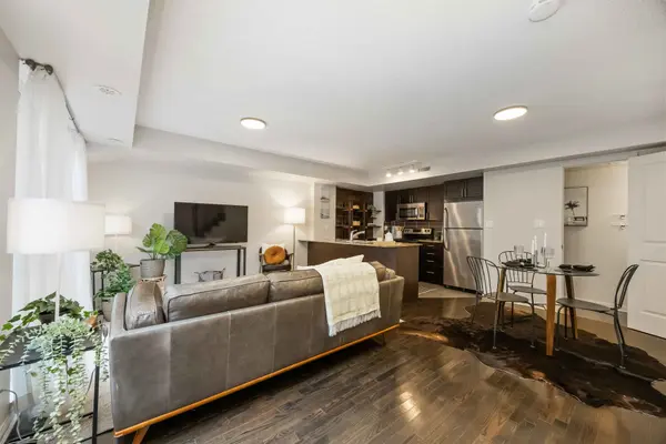 Toronto W02, ON M6H 0A5,8 Foundry AVE #163