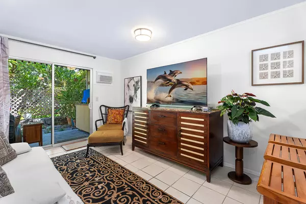 Kailua-kona, HI 96740,75-6008 ALII DR #113