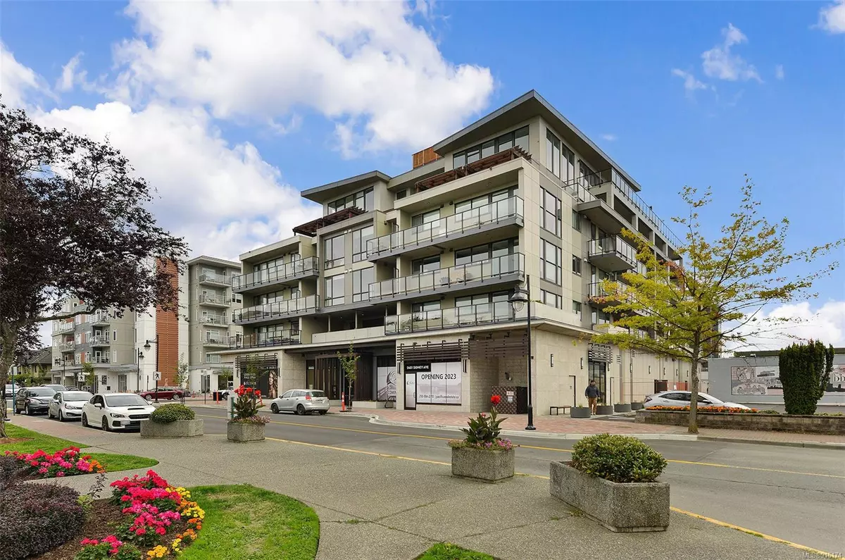 Sidney, BC V8L 1Y8,2461 Sidney Ave #208