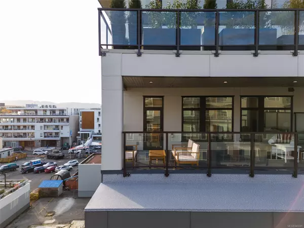 Sidney, BC V8L 1Y8,2461 Sidney Ave #504