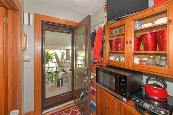 Toronto E06, ON M4E 3S7,309 Victoria Pk AVE