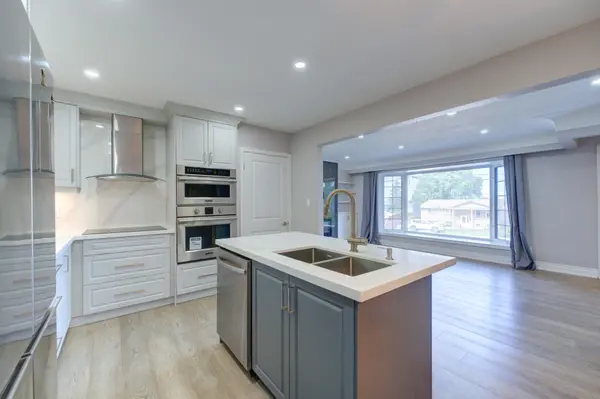 Hamilton, ON L8G 3B7,132 Pine DR