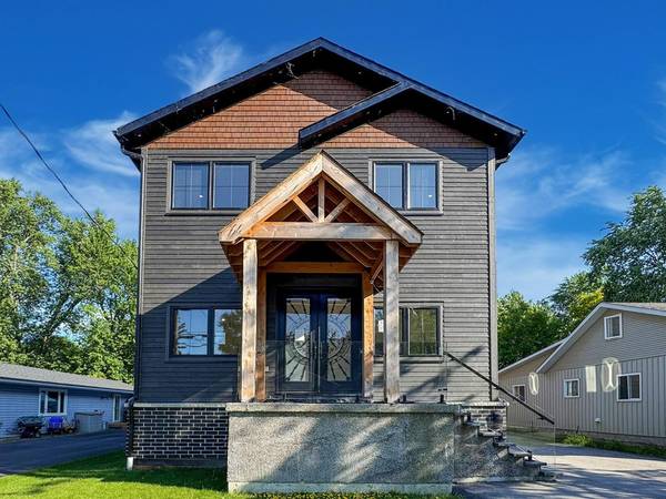 215 Bayview AVE, Georgina, ON L4P 2T3