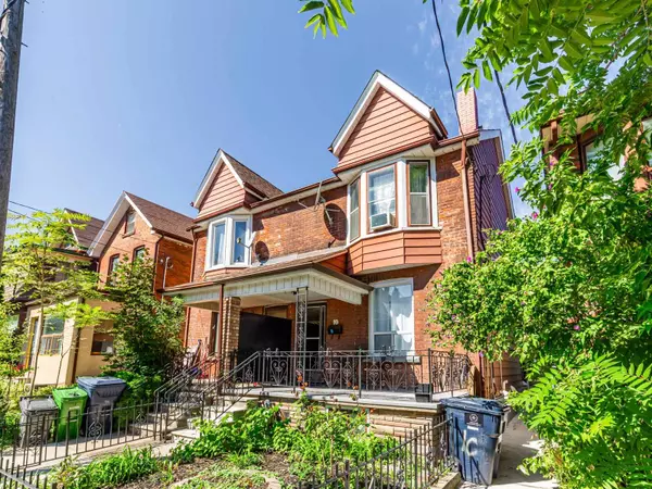 10 Burnfield AVE,  Toronto W02,  ON M6G 1Y5