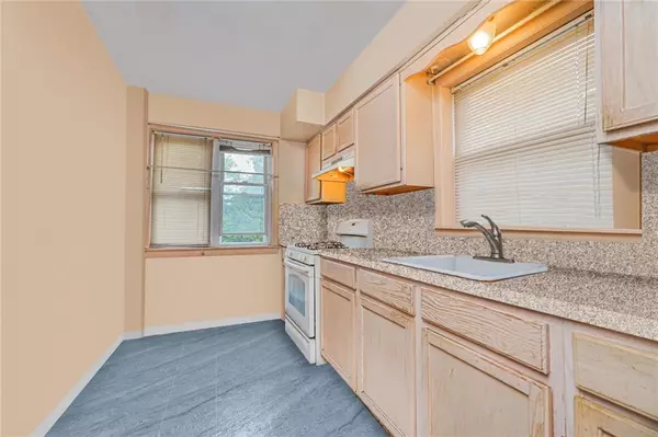 Ozone Park, NY 11417,132-01 100th ST