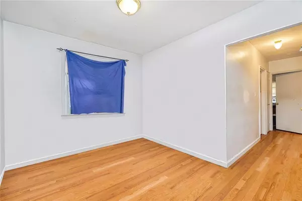 Ozone Park, NY 11417,132-01 100th ST