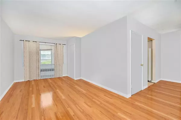 Ozone Park, NY 11417,132-01 100th ST