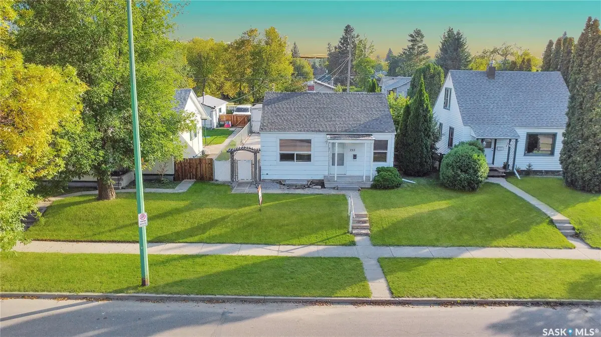 Prince Albert, SK S6V 0K4,755 4th STREET E