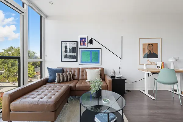 Toronto E01, ON M4M 0C8,899 Queen ST E #605