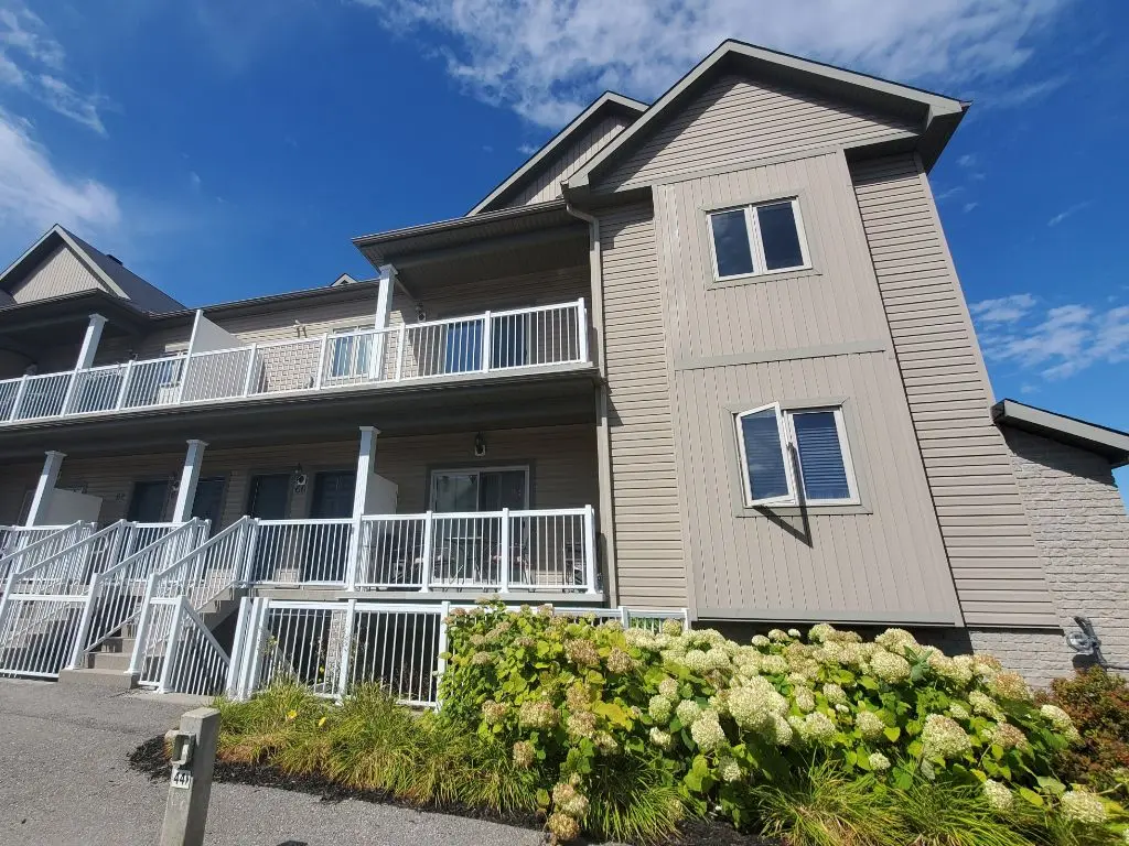 Orleans - Cumberland And Area, ON K4A 0X8,68 STERNES Private