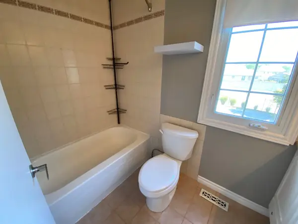 London North, ON N6G 2C2,1401 Wonderland RD N