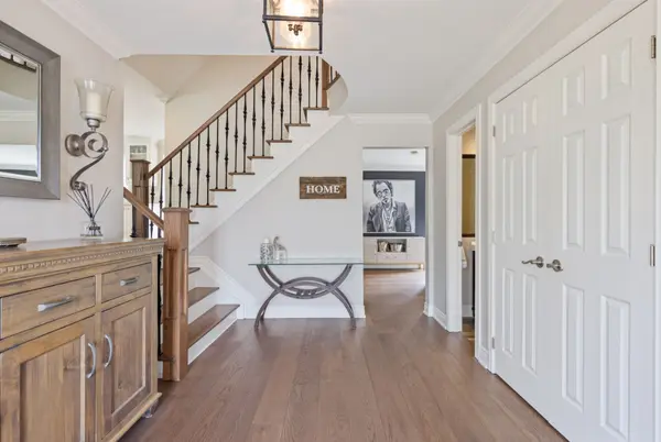2119 Agincourt CRES, Burlington, ON L7P 1P3