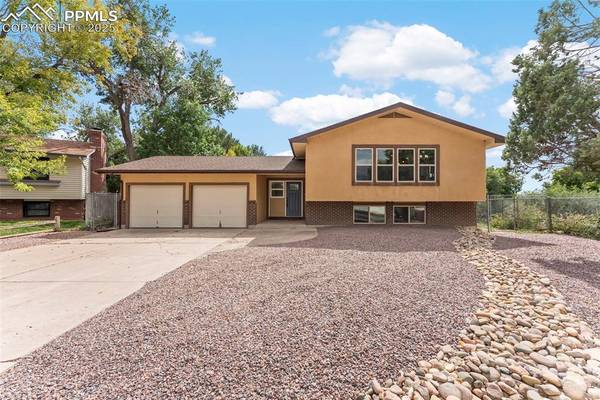 7460 Colonial DR, Fountain, CO 80817