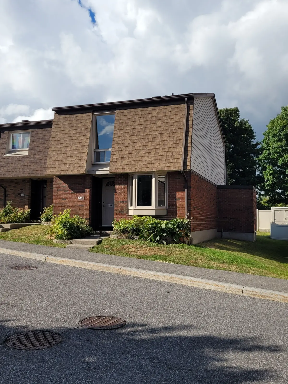 903J Elmsmere RD, Beacon Hill North - South And Area, ON K1J 8G4